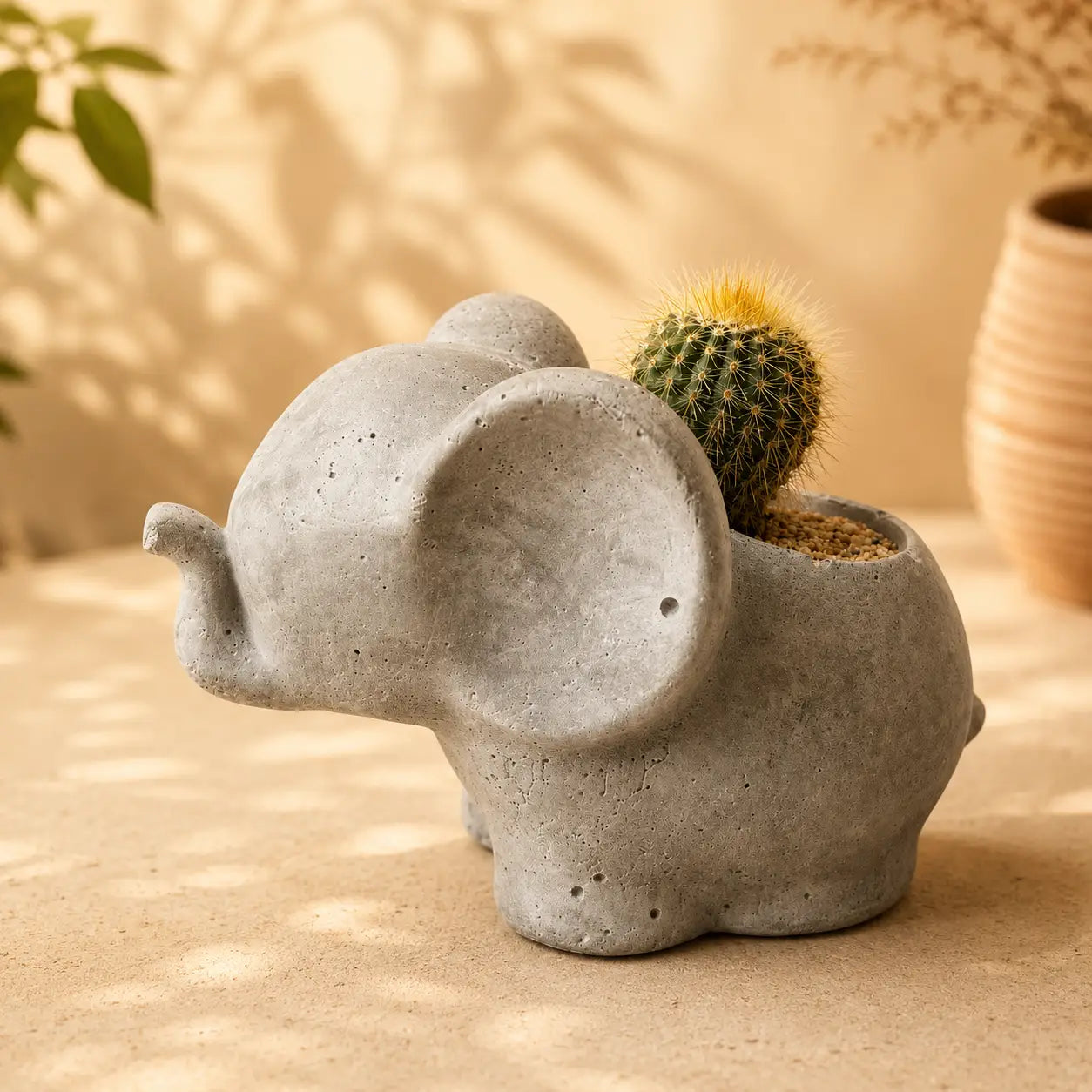 Elefantito con Cactus