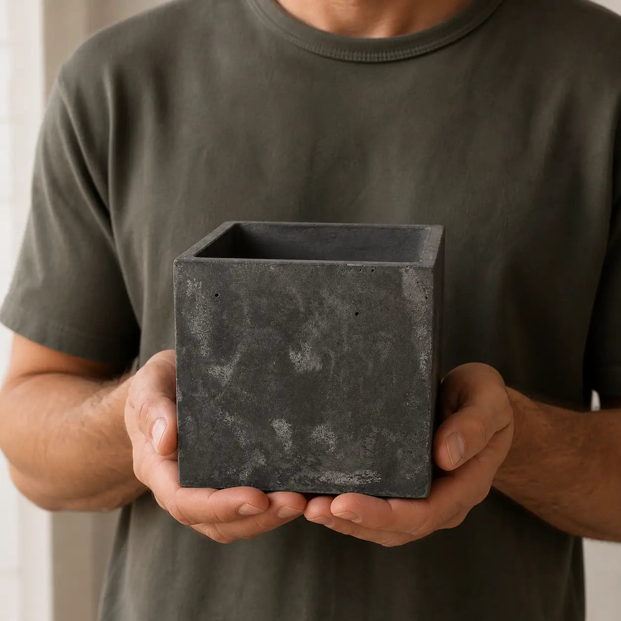 Macetero Cuadrado de Hormigón 12x12 cm con Drenaje | Maceta Moderna para Plantas de Interior y Suculentas